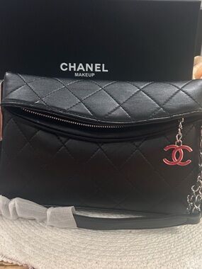 New CC GWP black shoulder bag with silver hardware